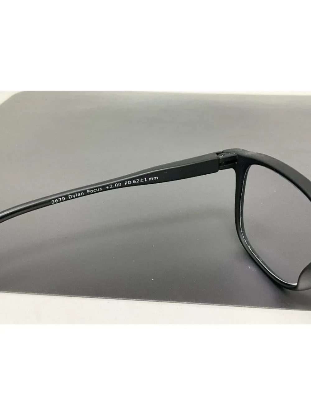 Peepers Dylan Focus Black Blue Light Filtering Readers +2.00